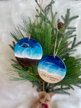 Load image into Gallery viewer, Personalized Beach Scene Resin Ornament, Custom Family Name Decor, Coastal Art Holiday Gift