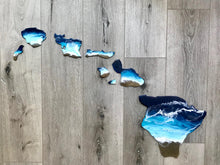 Load image into Gallery viewer, Hawaii ornament
